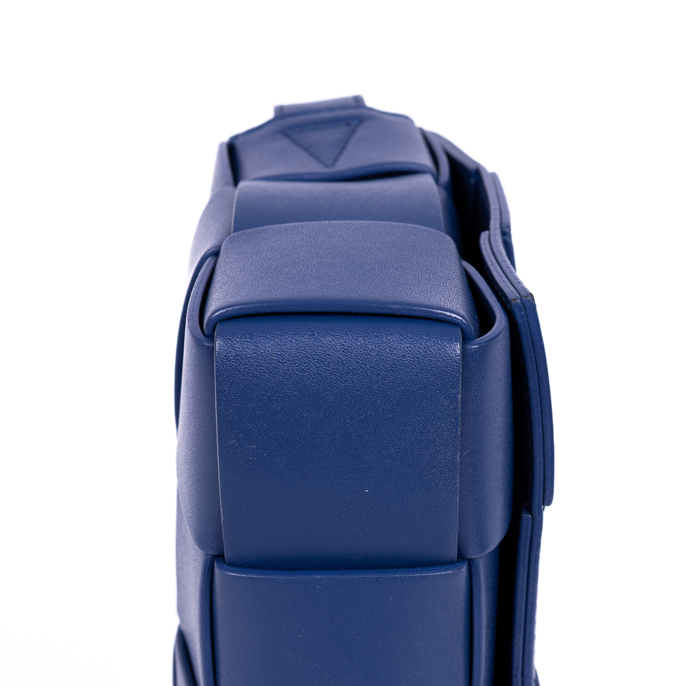 Bottega Veneta Cassette Crossbody - Picture 8 of 10